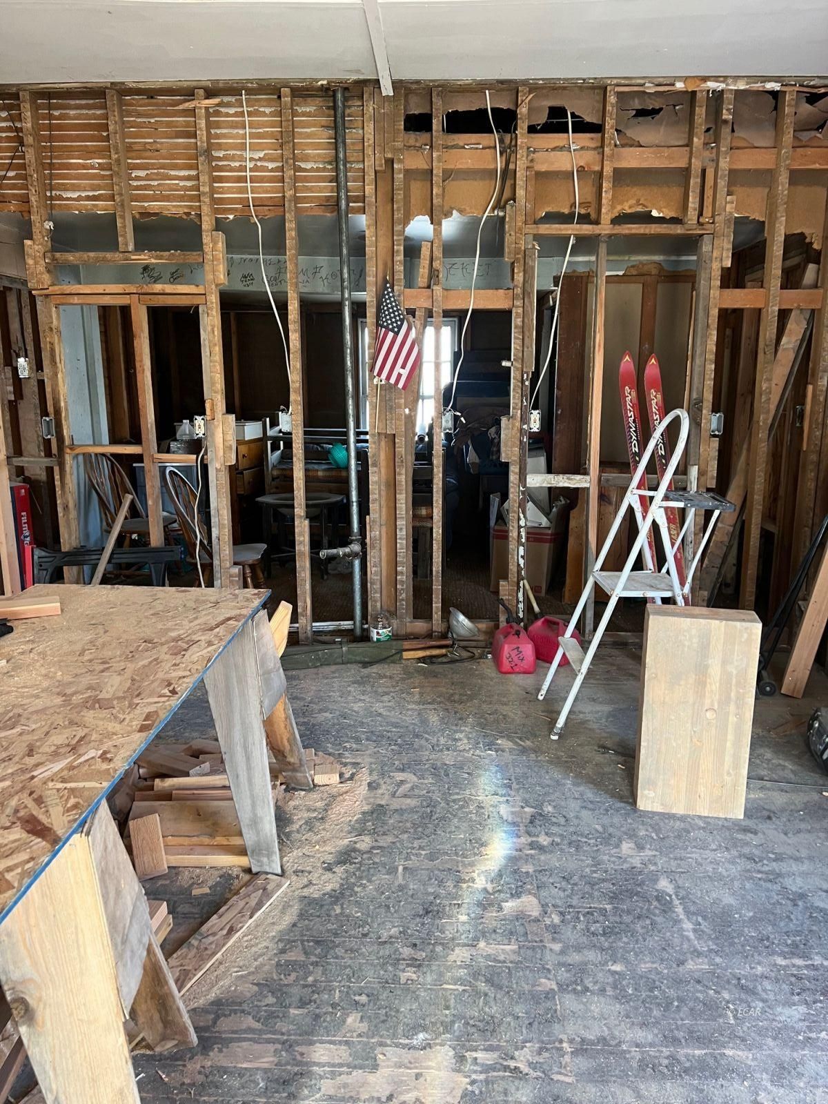 2 Ave E . Property Photo 7