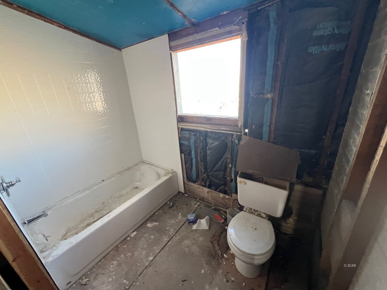 2 Ave E . Property Photo 9