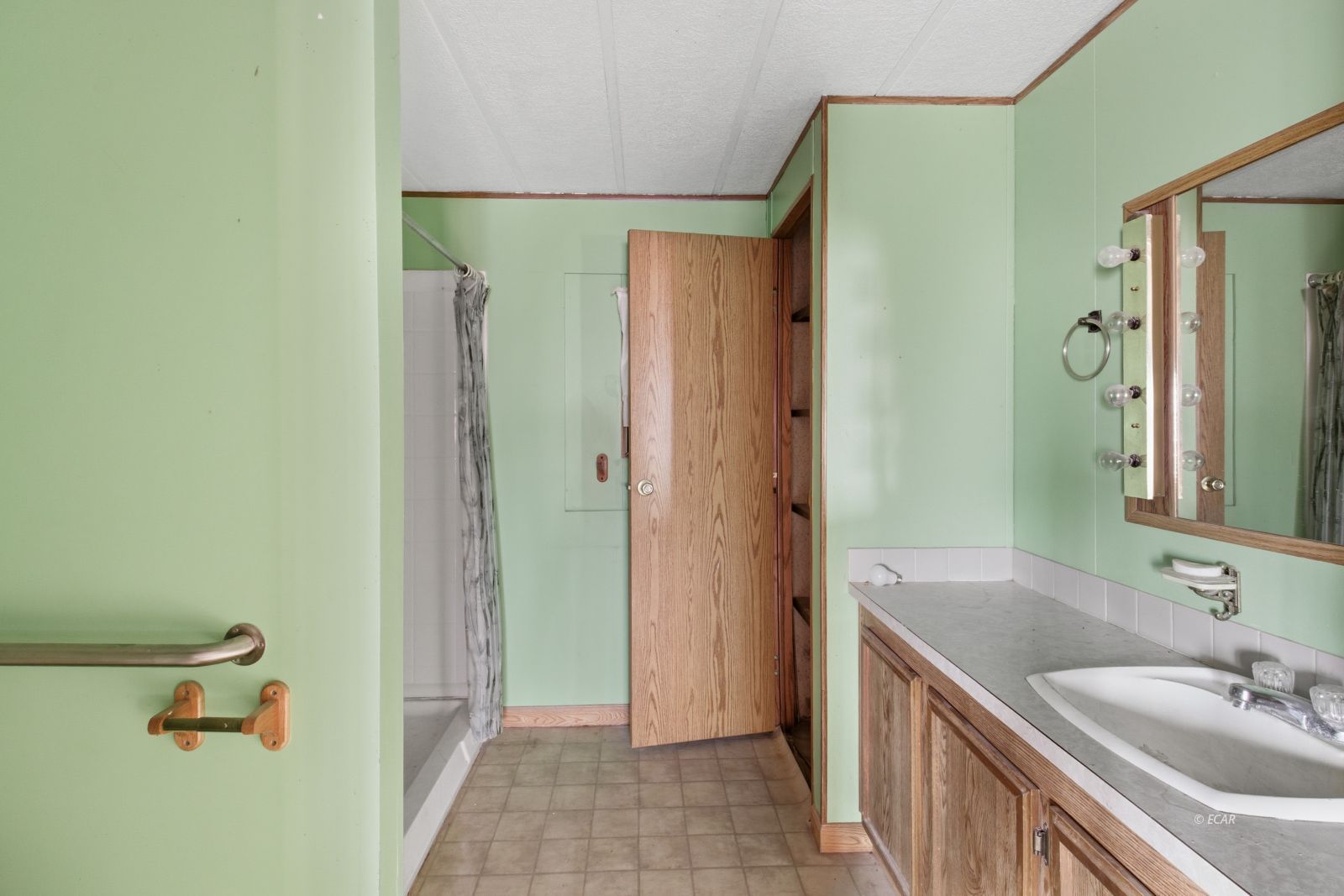 6163 Johnson Avenue Property Photo 27