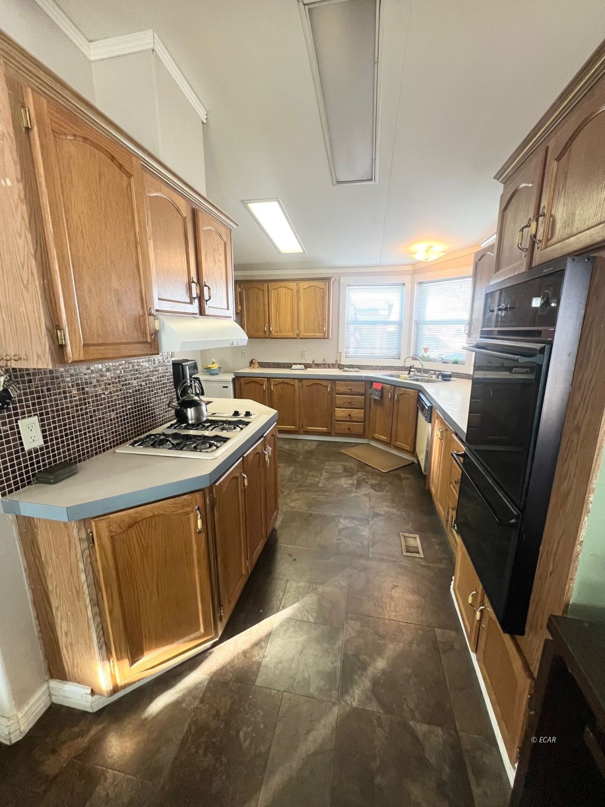 102 Manhattan Drive Property Photo 3