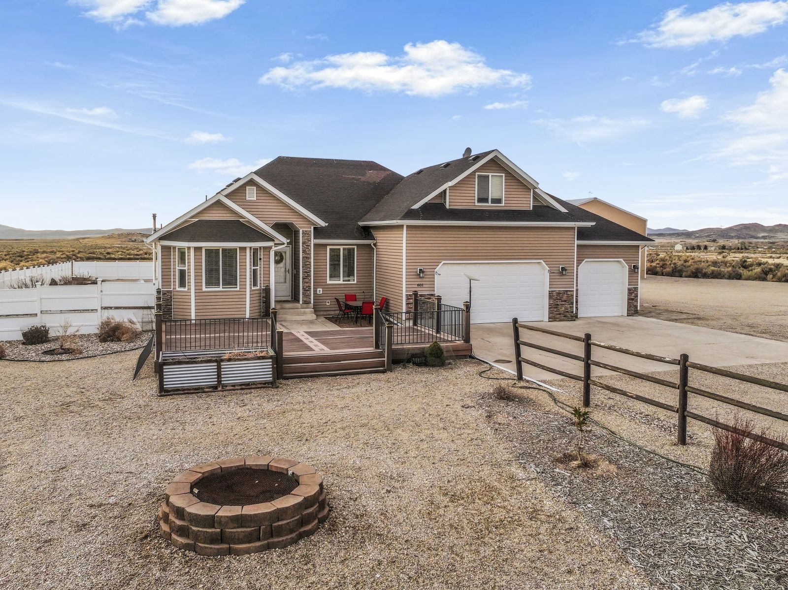 601 Diamondback Drive Property Photo 3