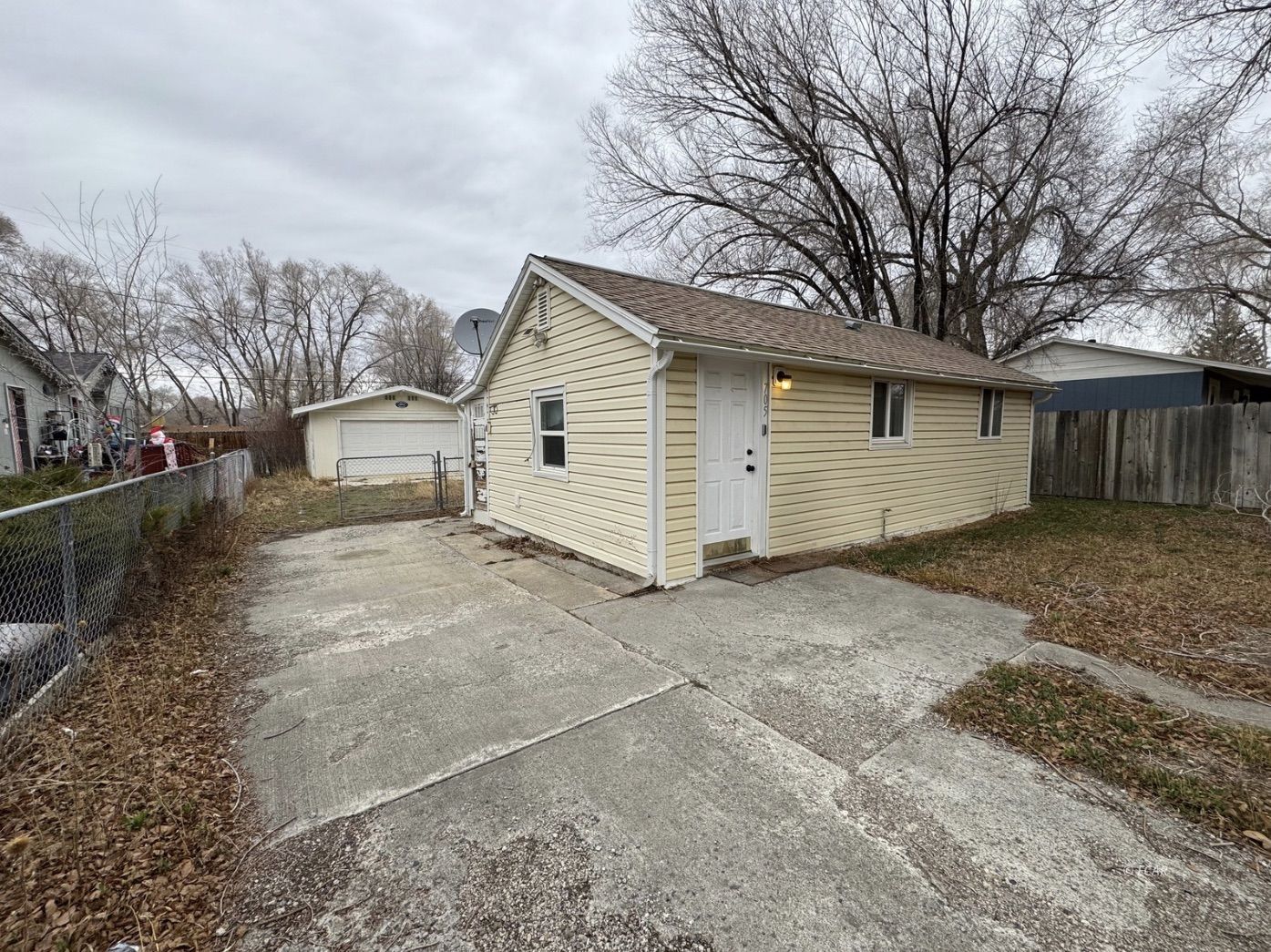 705 Carlin Court Property Photo 2