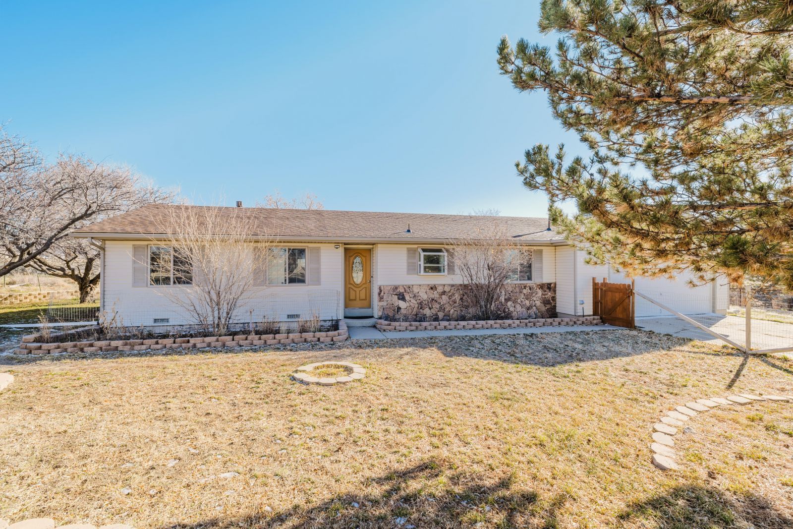 502 Ashcroft Drive Property Photo 1