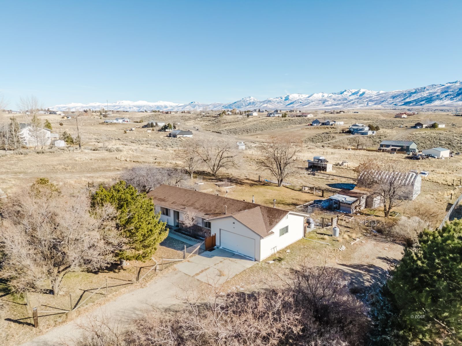 502 Ashcroft Drive Property Photo 3