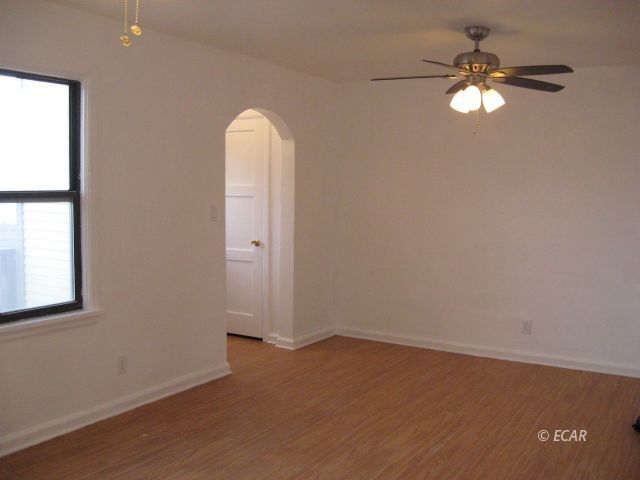 268 5th Street Property Photo 4