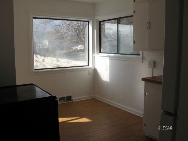 268 5th Street Property Photo 7