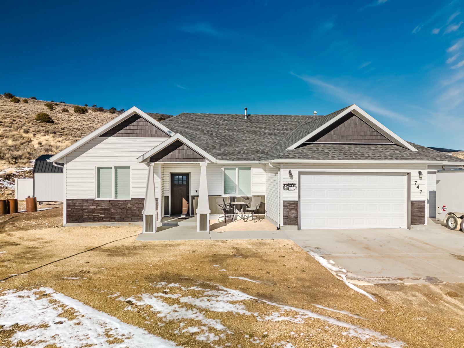 747 Pioneer Way Property Photo 2