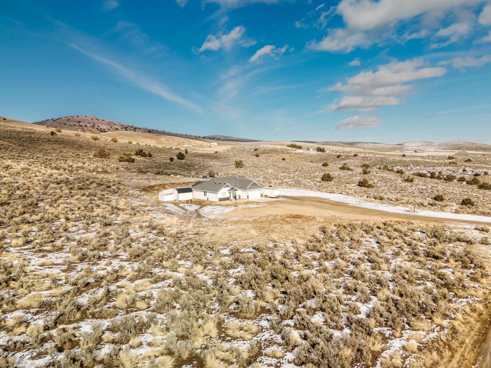 747 Pioneer Way Property Photo 3