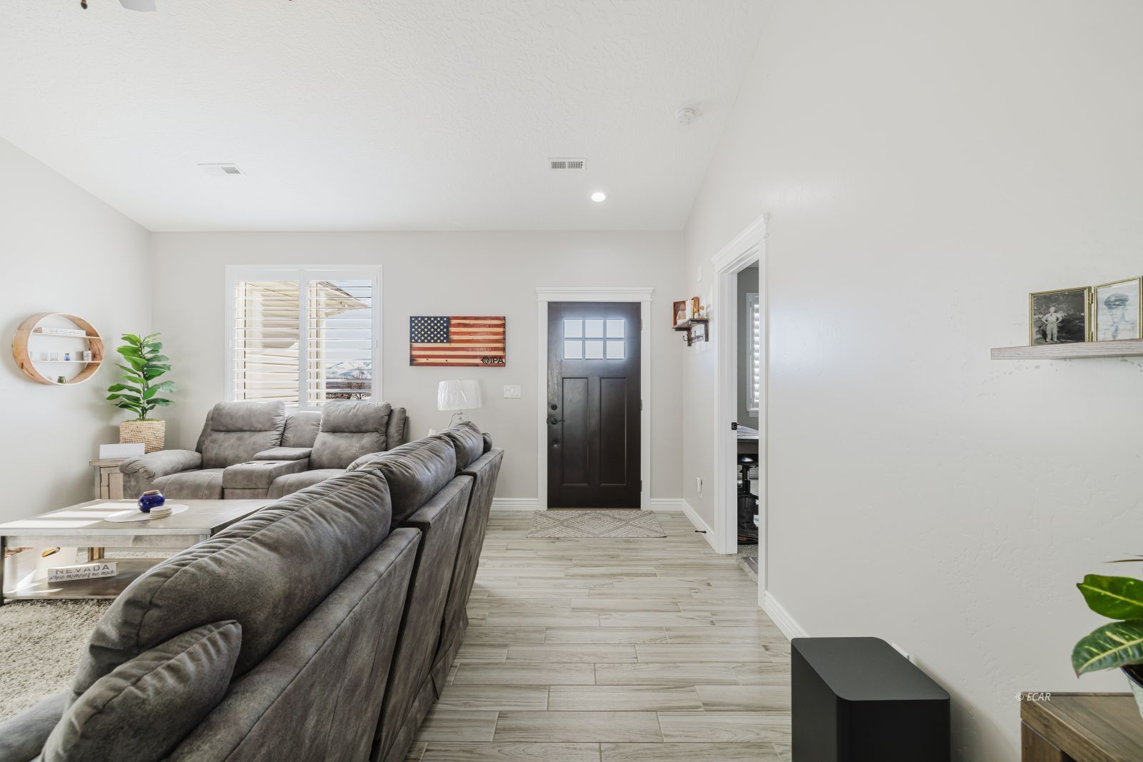 747 Pioneer Way Property Photo 4