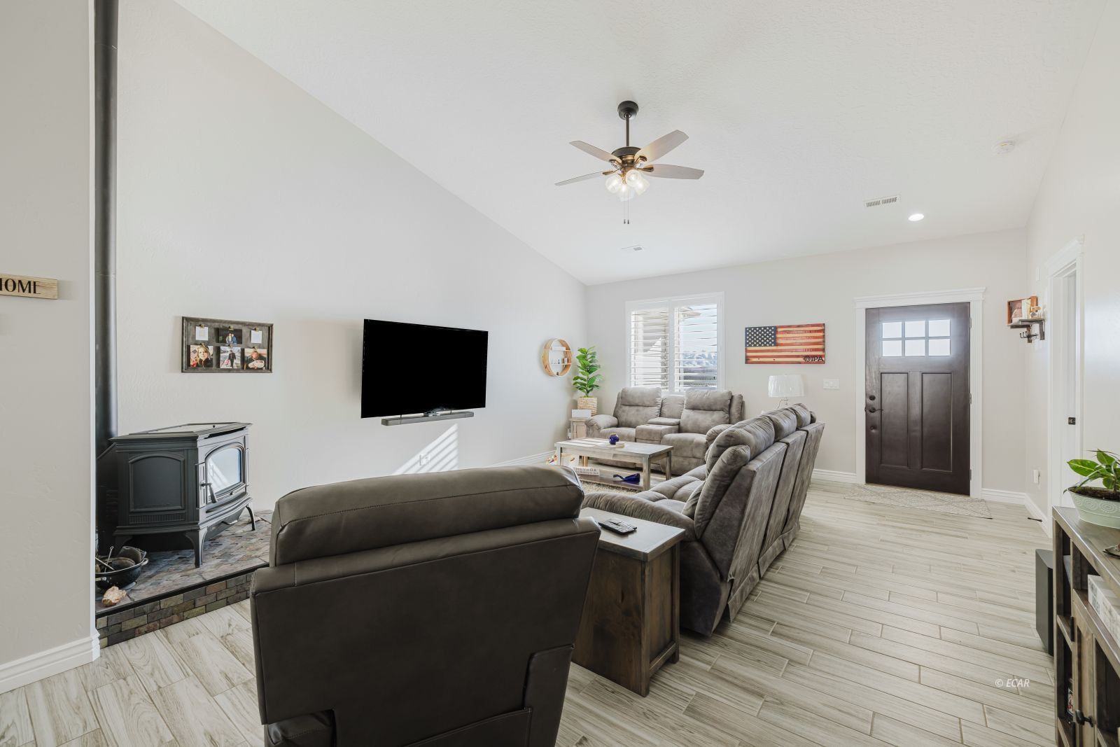 747 Pioneer Way Property Photo 5