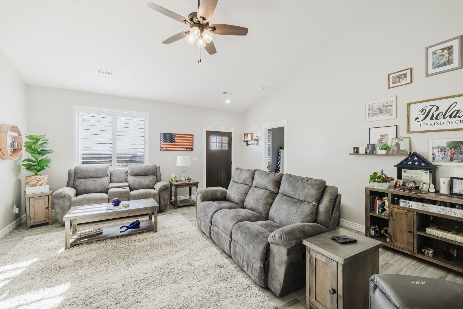 747 Pioneer Way Property Photo 6