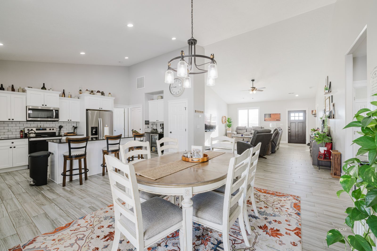 747 Pioneer Way Property Photo 10