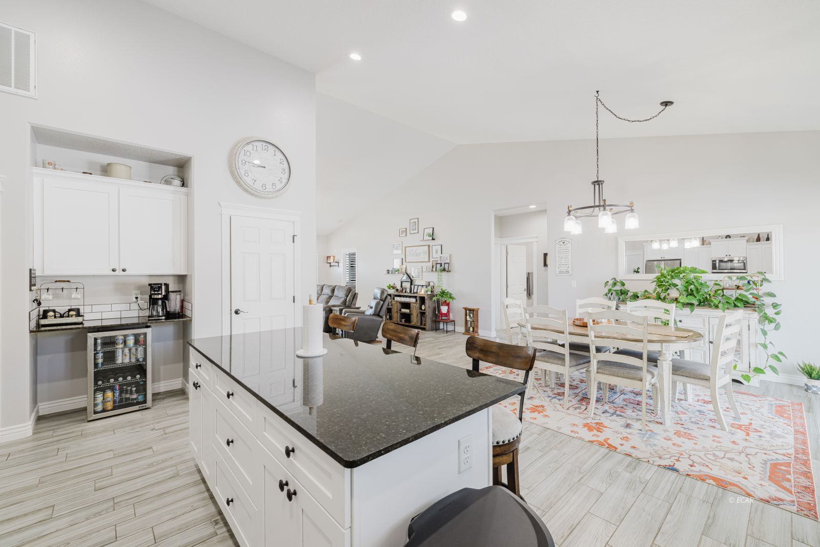 747 Pioneer Way Property Photo 16