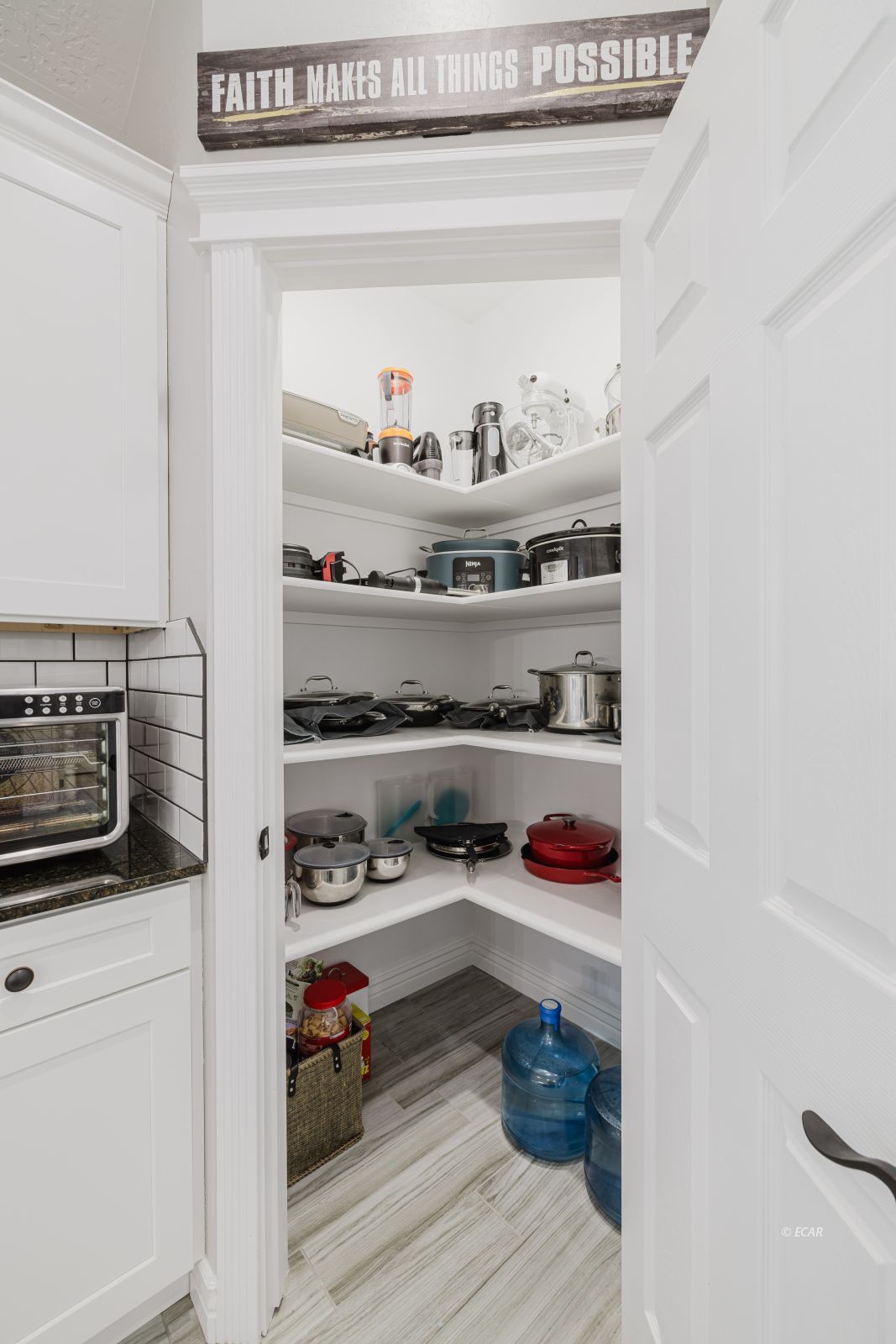 747 Pioneer Way Property Photo 18