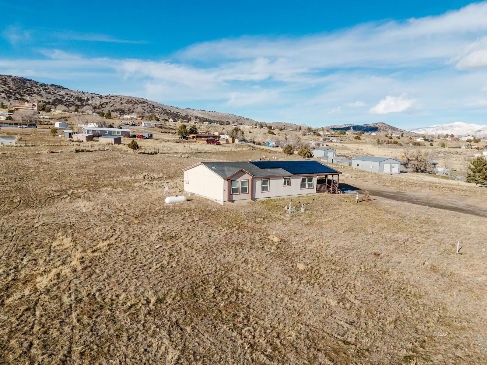 476 Jasper Drive Property Photo 3