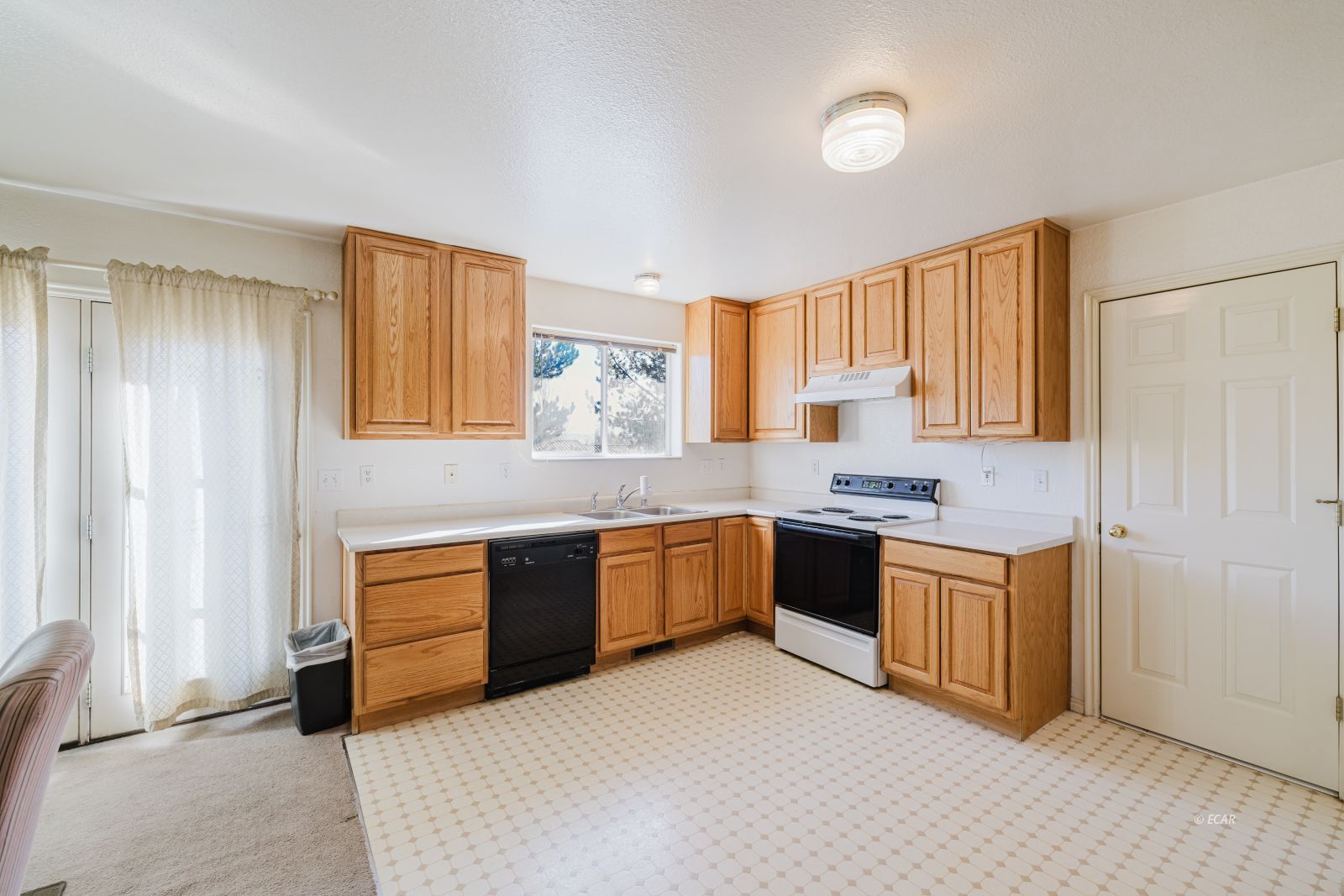 3534 Enfield Avenue Property Photo 10