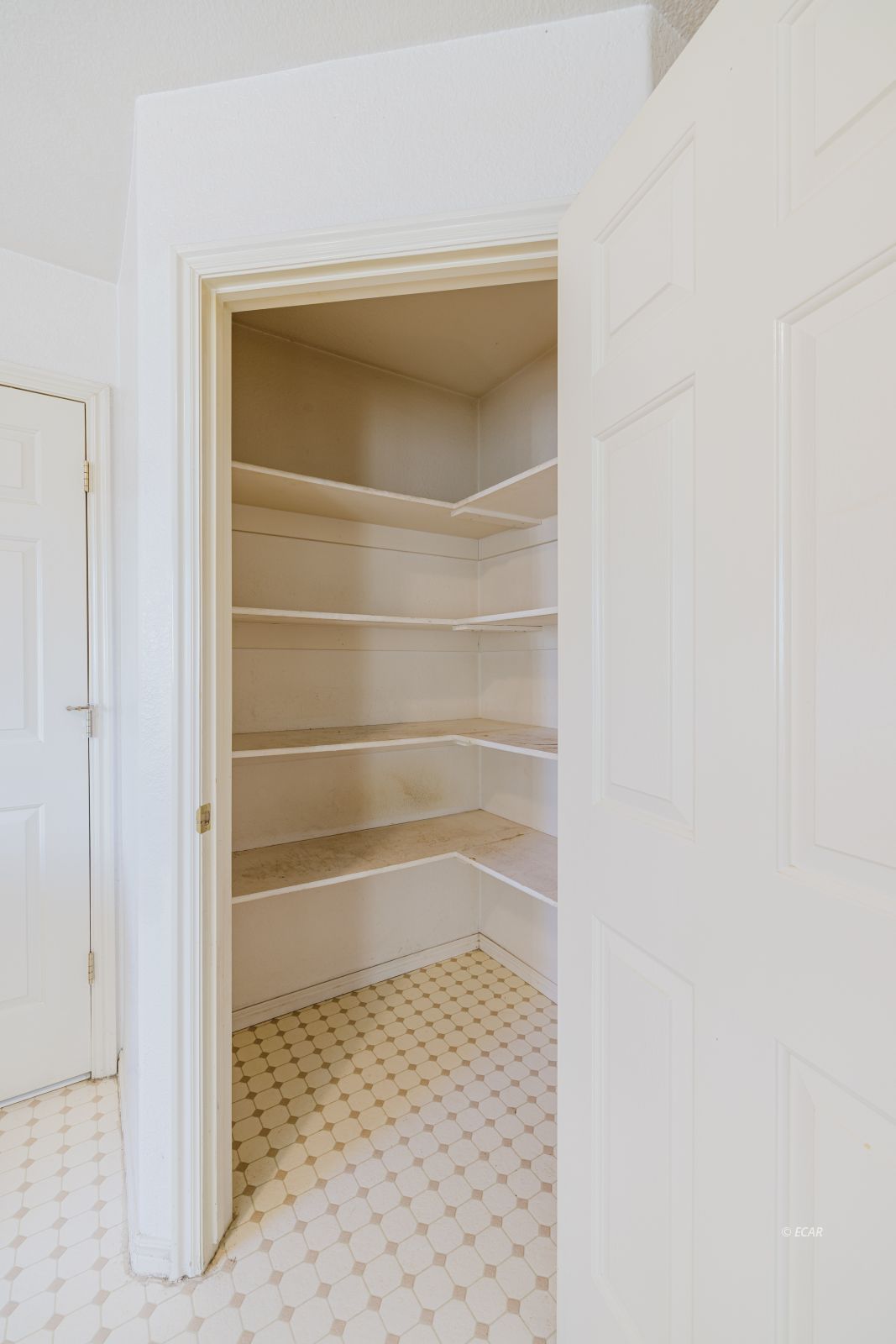 3534 Enfield Avenue Property Photo 12