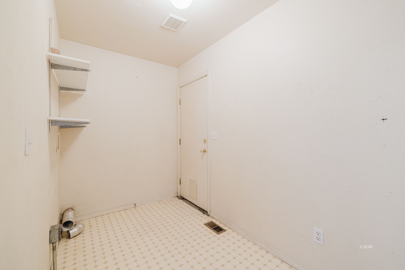 3534 Enfield Avenue Property Photo 21