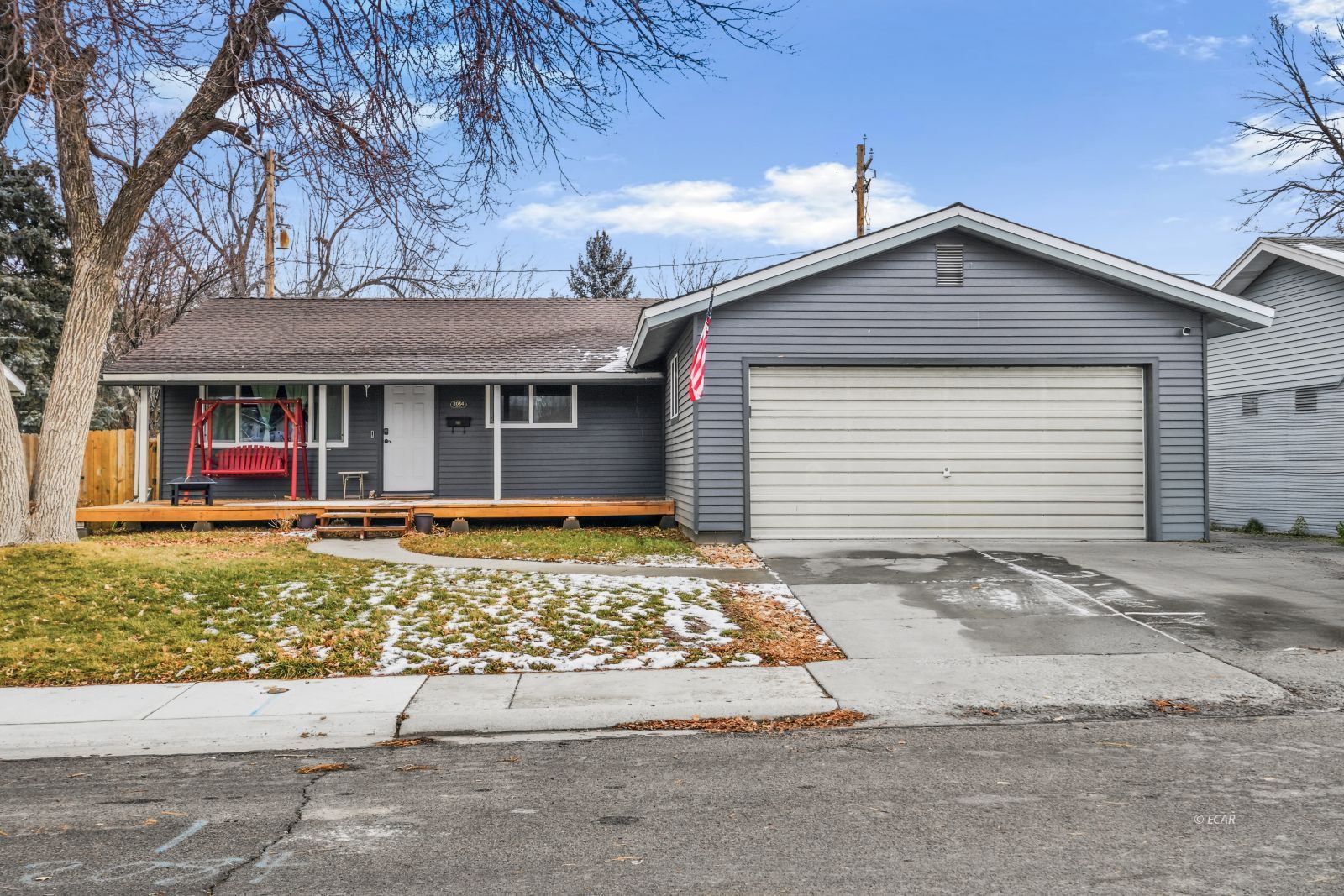 2084 Golf Drive Property Photo 1