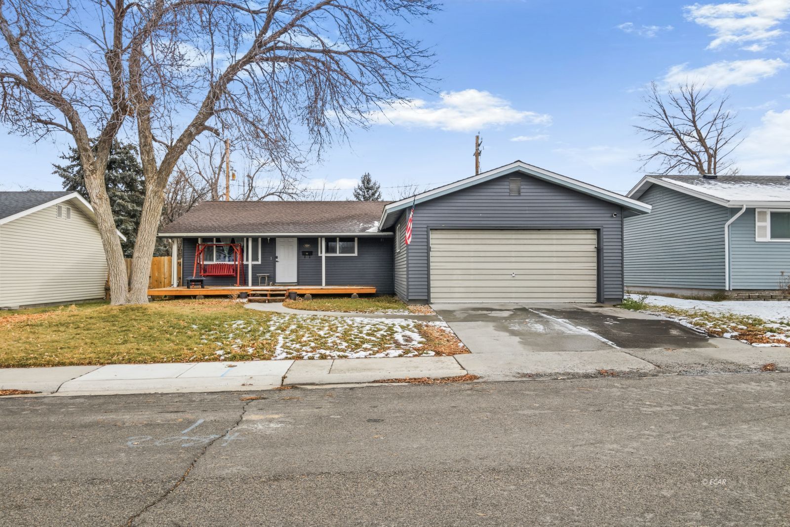 2084 Golf Drive Property Photo 2