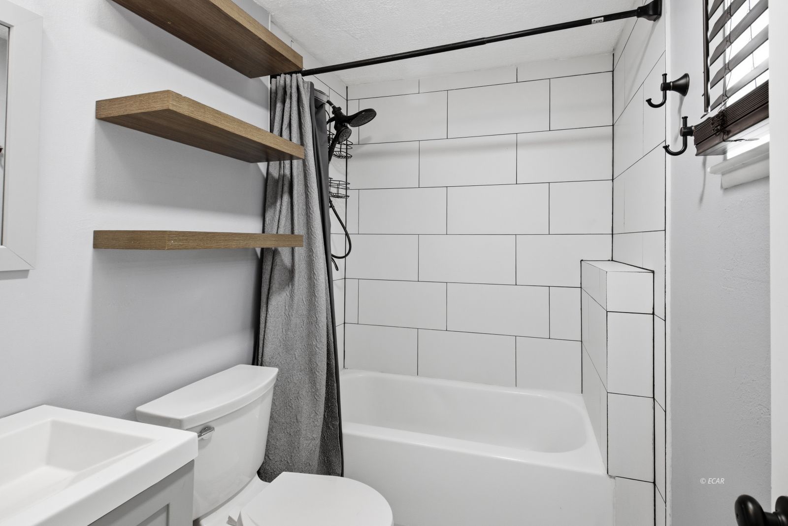 2084 Golf Drive Property Photo 14