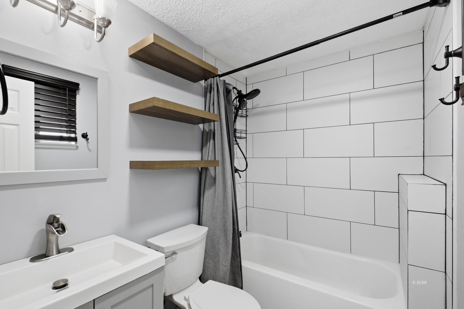 2084 Golf Drive Property Photo 15