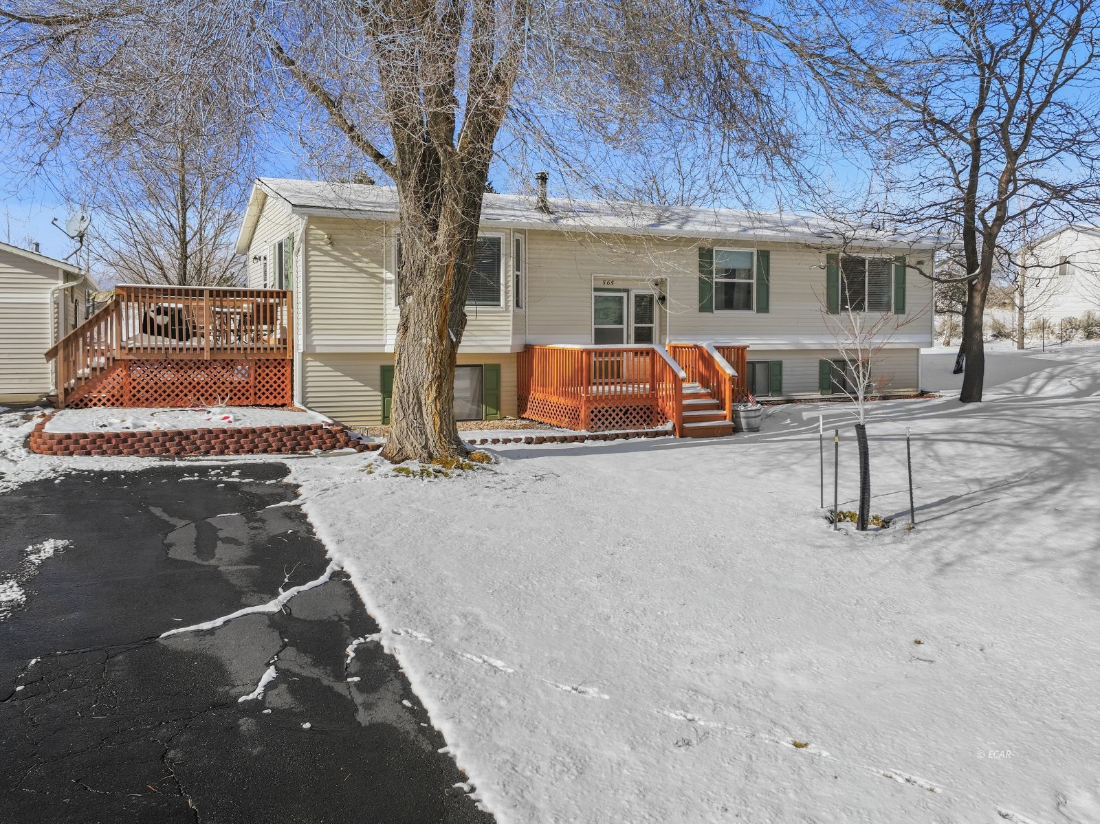 565 Frisco Drive Property Photo 2