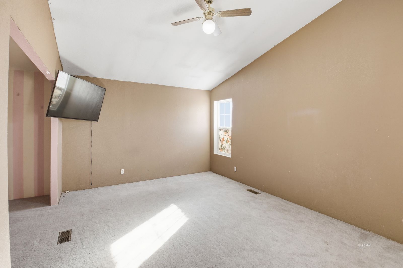 902 Spring Valley Parkway Property Photo 12