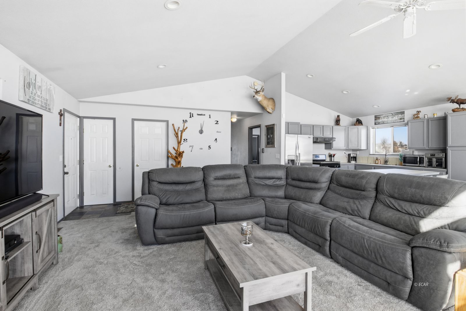 310 Oakmont Drive Property Photo 5