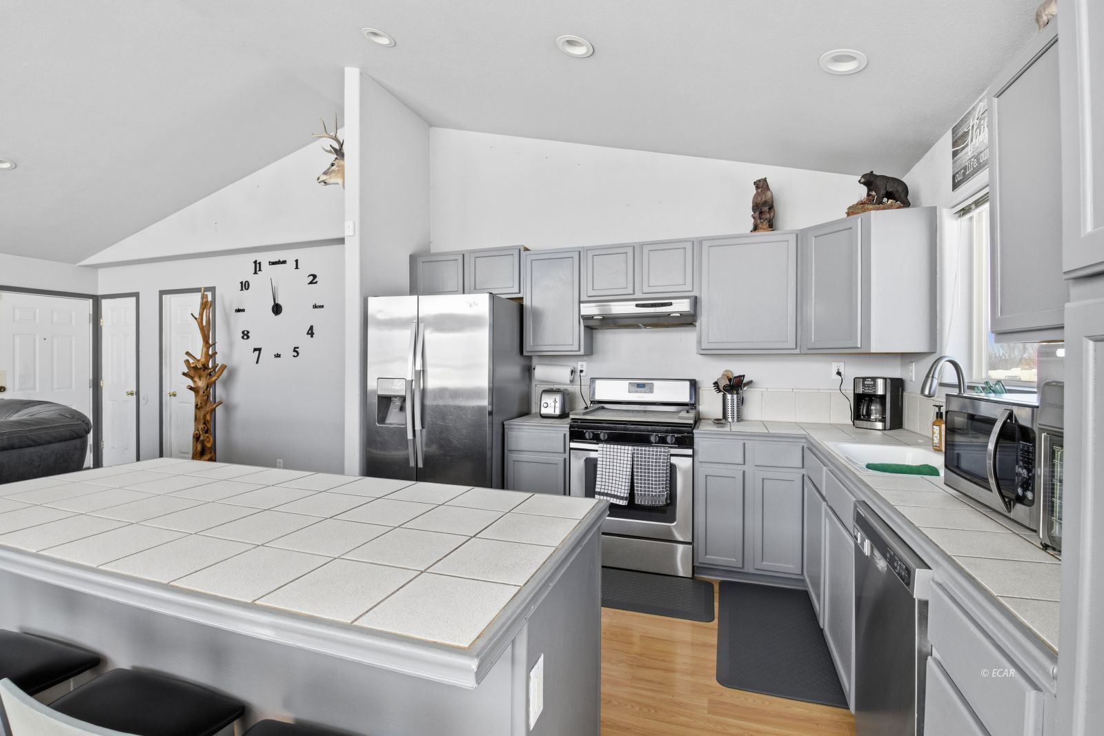 310 Oakmont Drive Property Photo 8