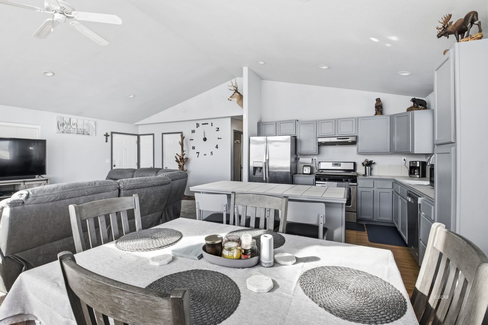 310 Oakmont Drive Property Photo 9