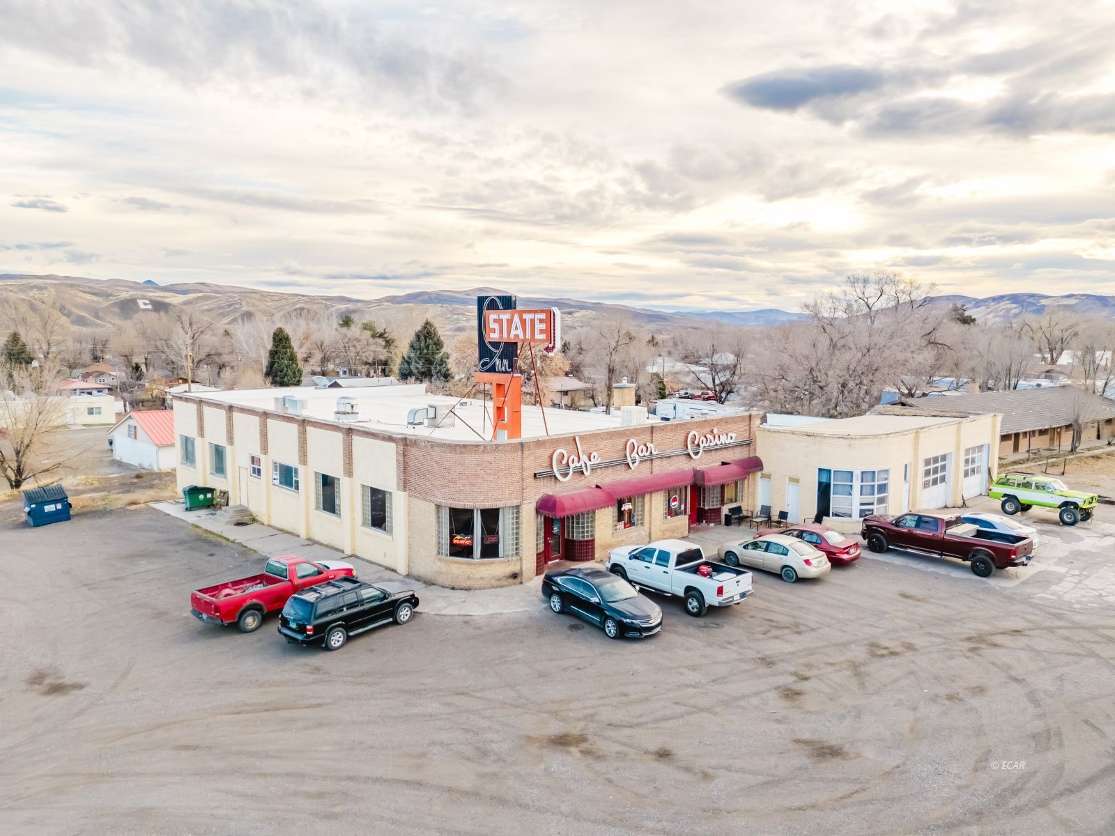 915 Chestnut Street Property Photo 3