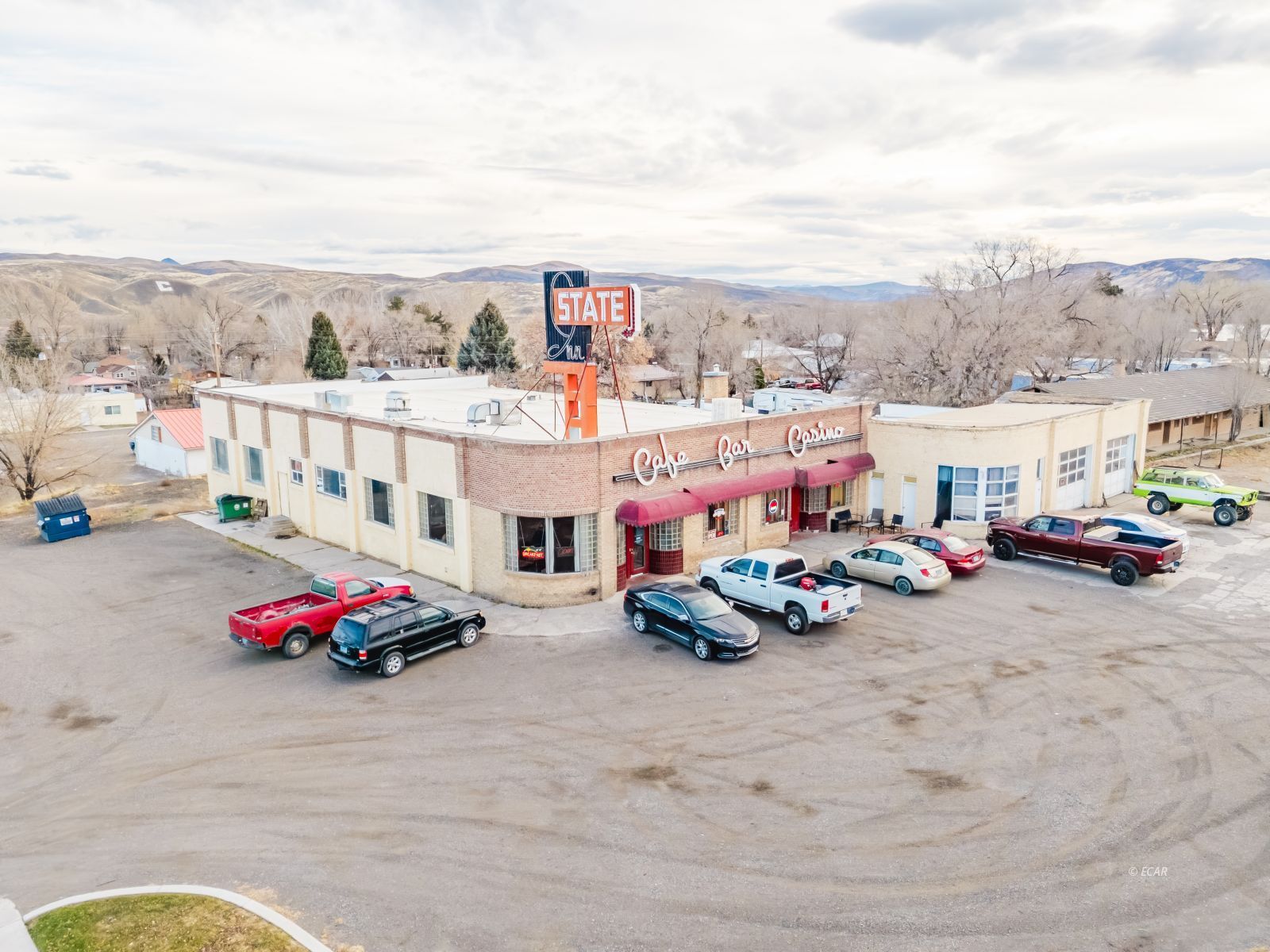 915 Chestnut Street Property Photo 4