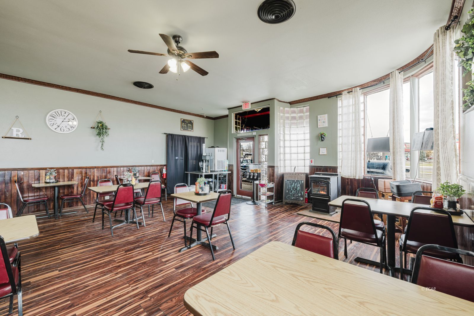 915 Chestnut Street Property Photo 8