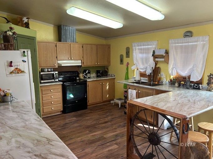 1000 Third Street Property Photo 11