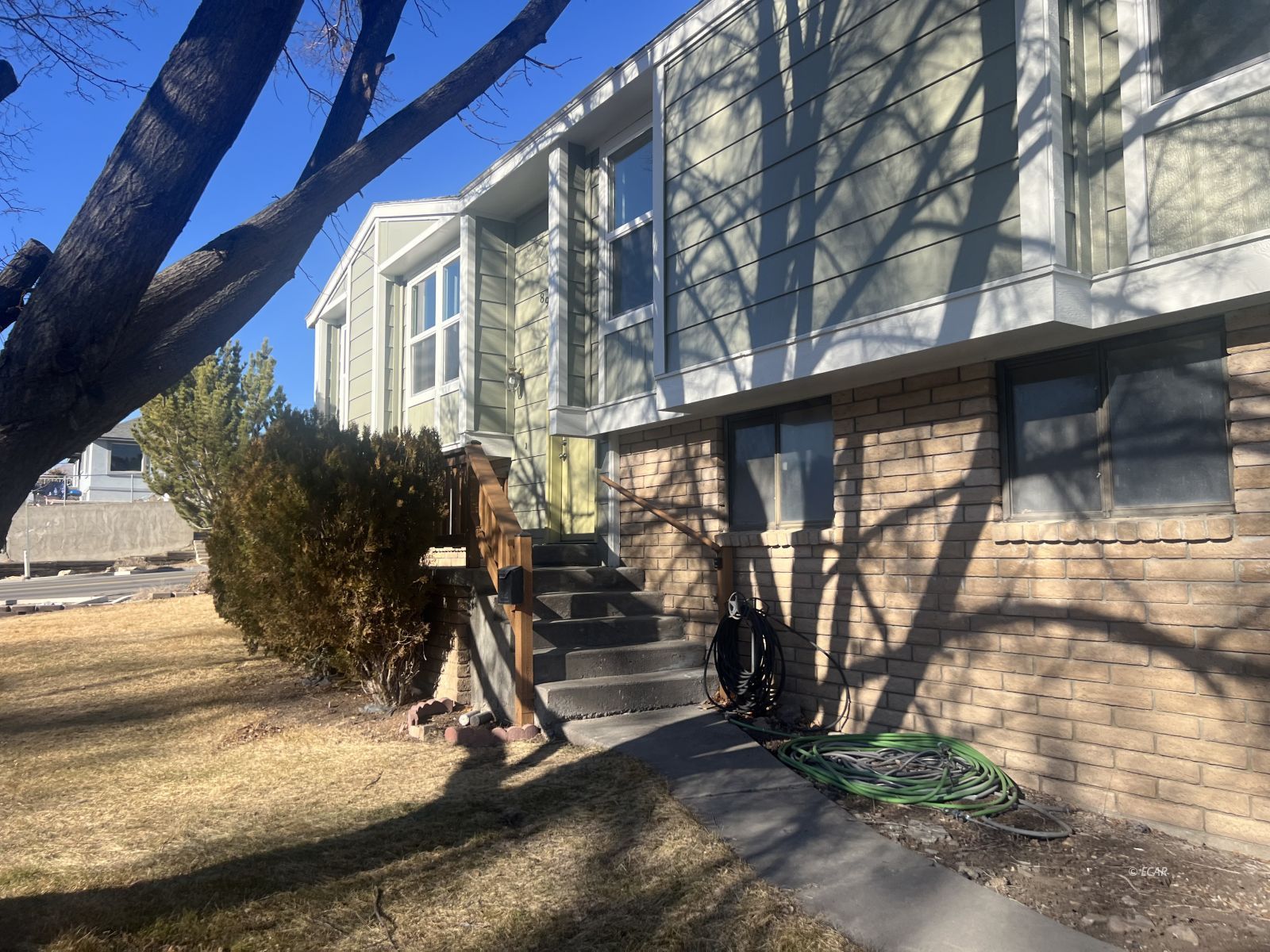 890 6th Street Property Photo 1