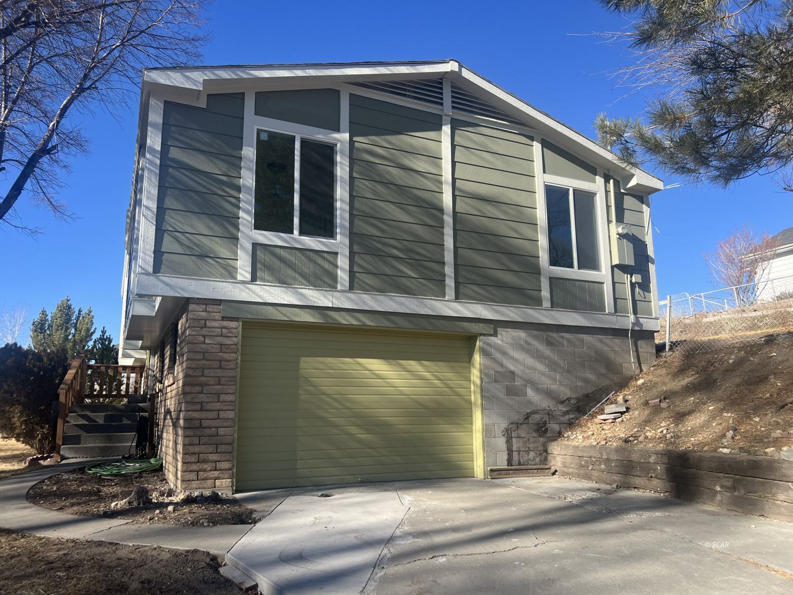 890 6th Street Property Photo 2