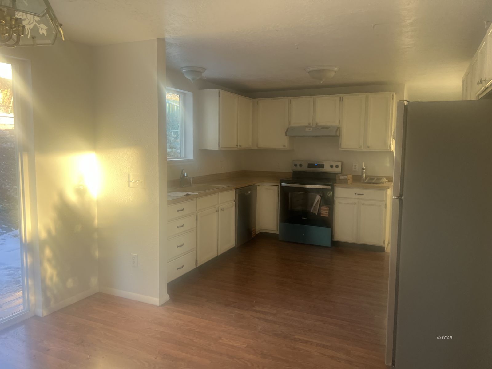 890 6th Street Property Photo 5