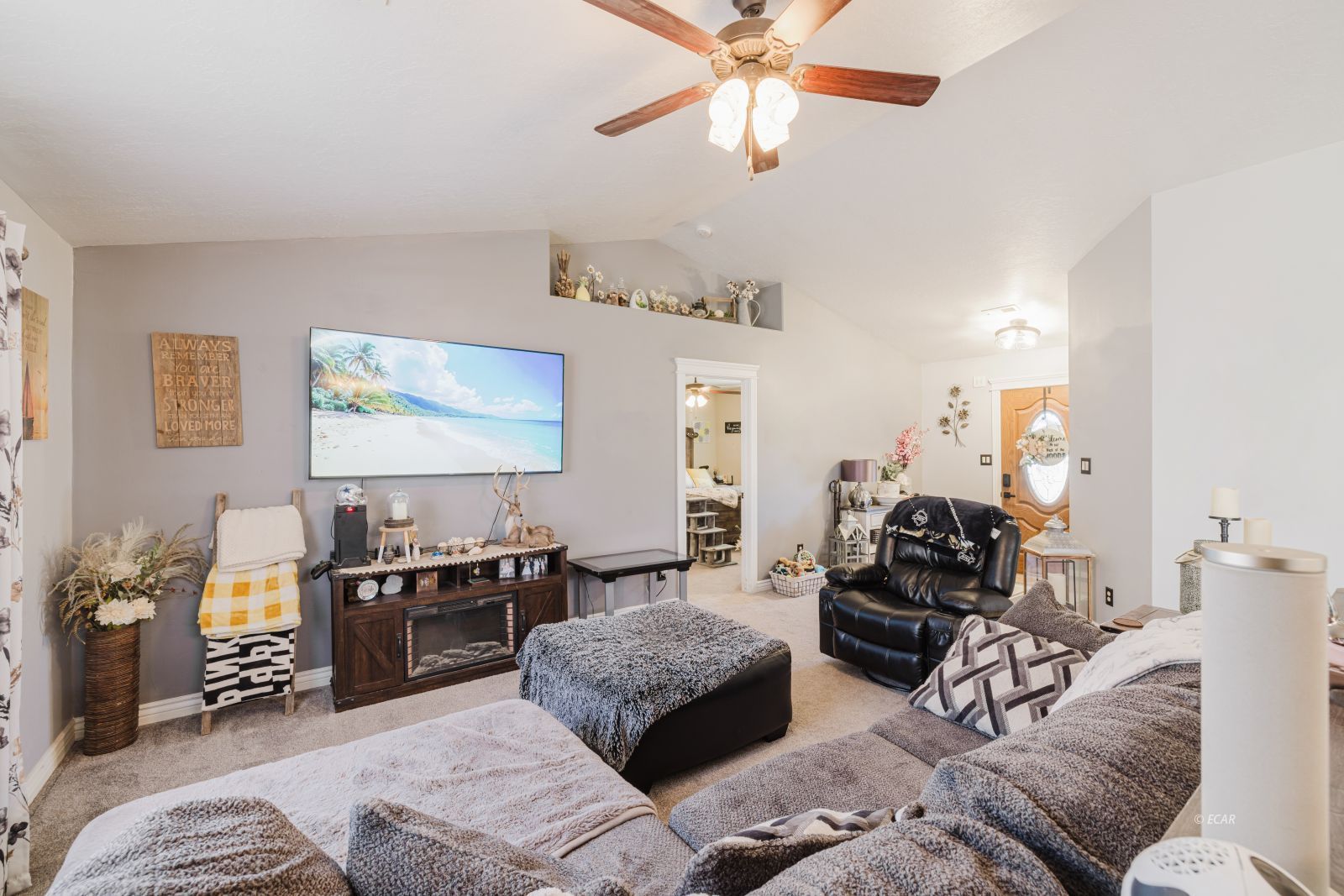 1151 Amber Way Property Photo 7