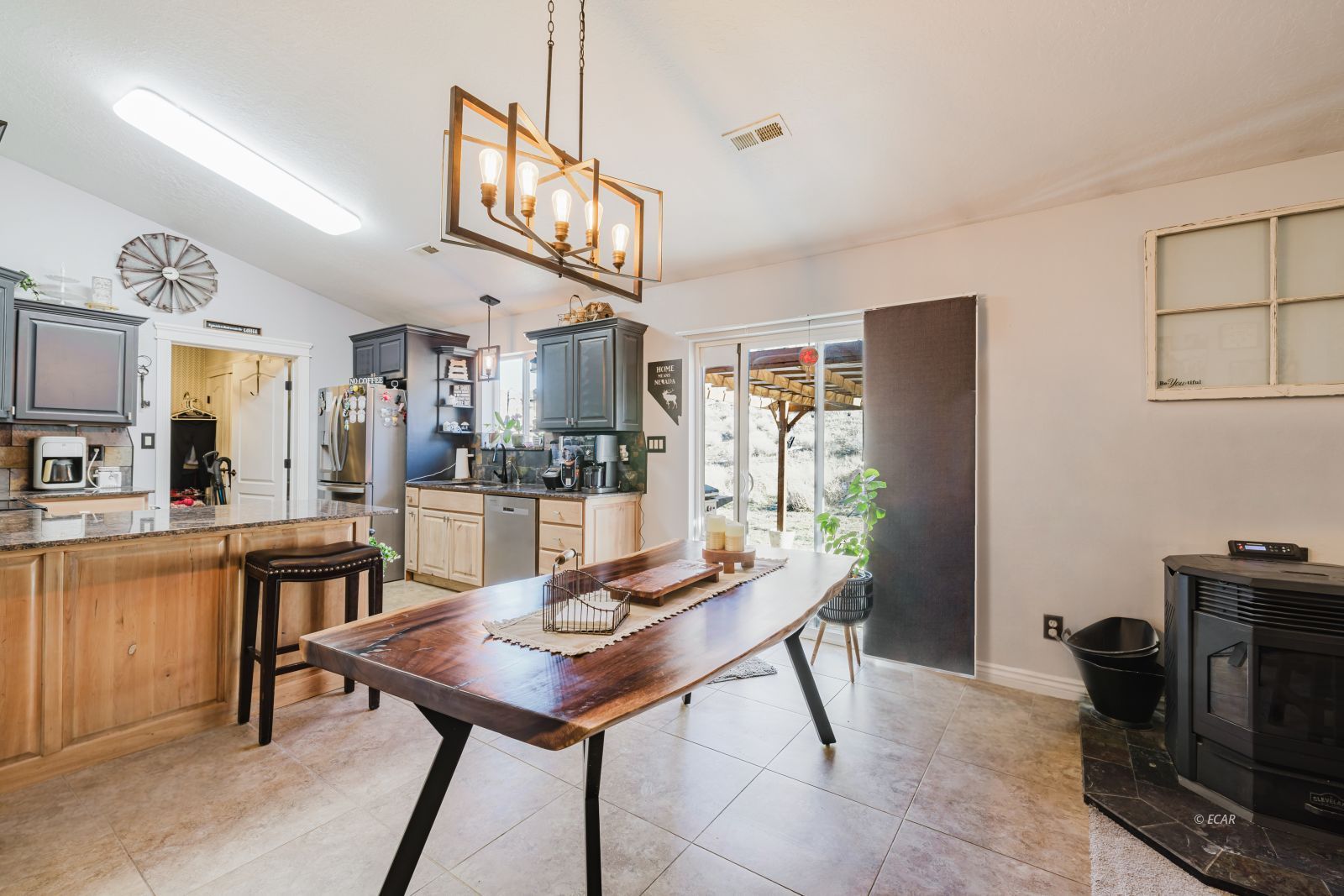 1151 Amber Way Property Photo 8