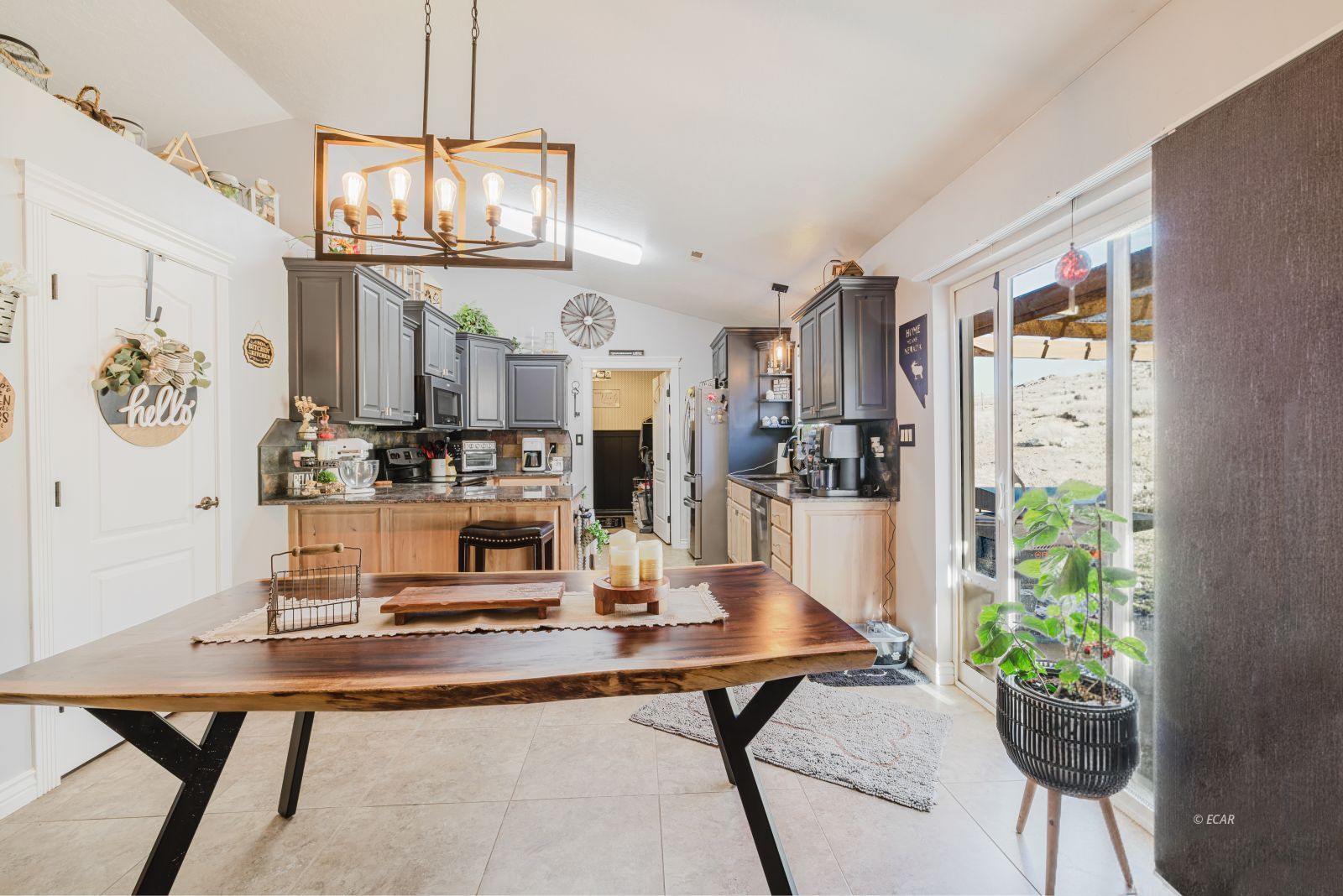 1151 Amber Way Property Photo 9