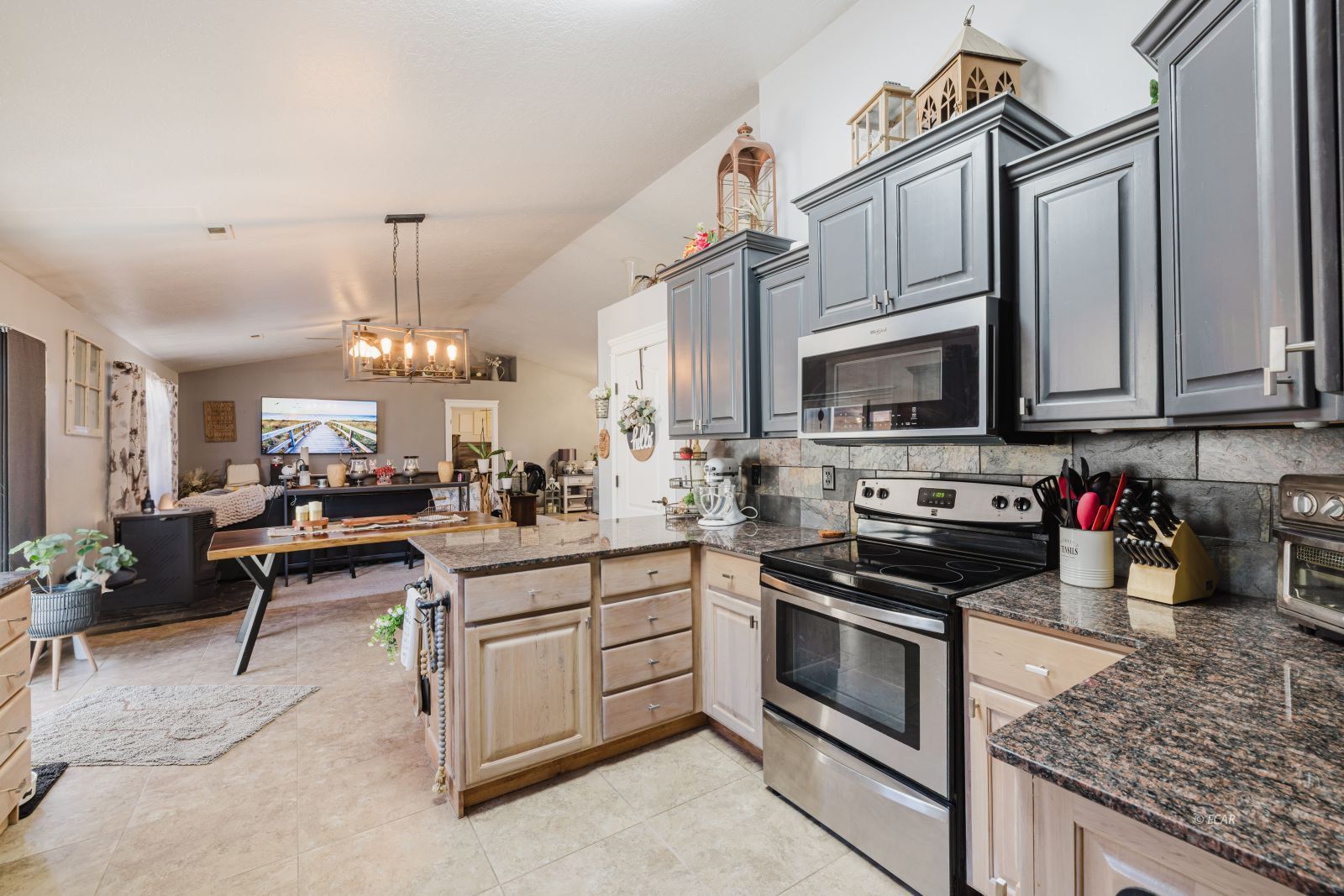 1151 Amber Way Property Photo 12