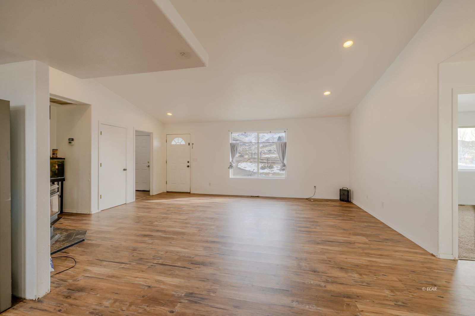 451 White Oak Drive Property Photo 5