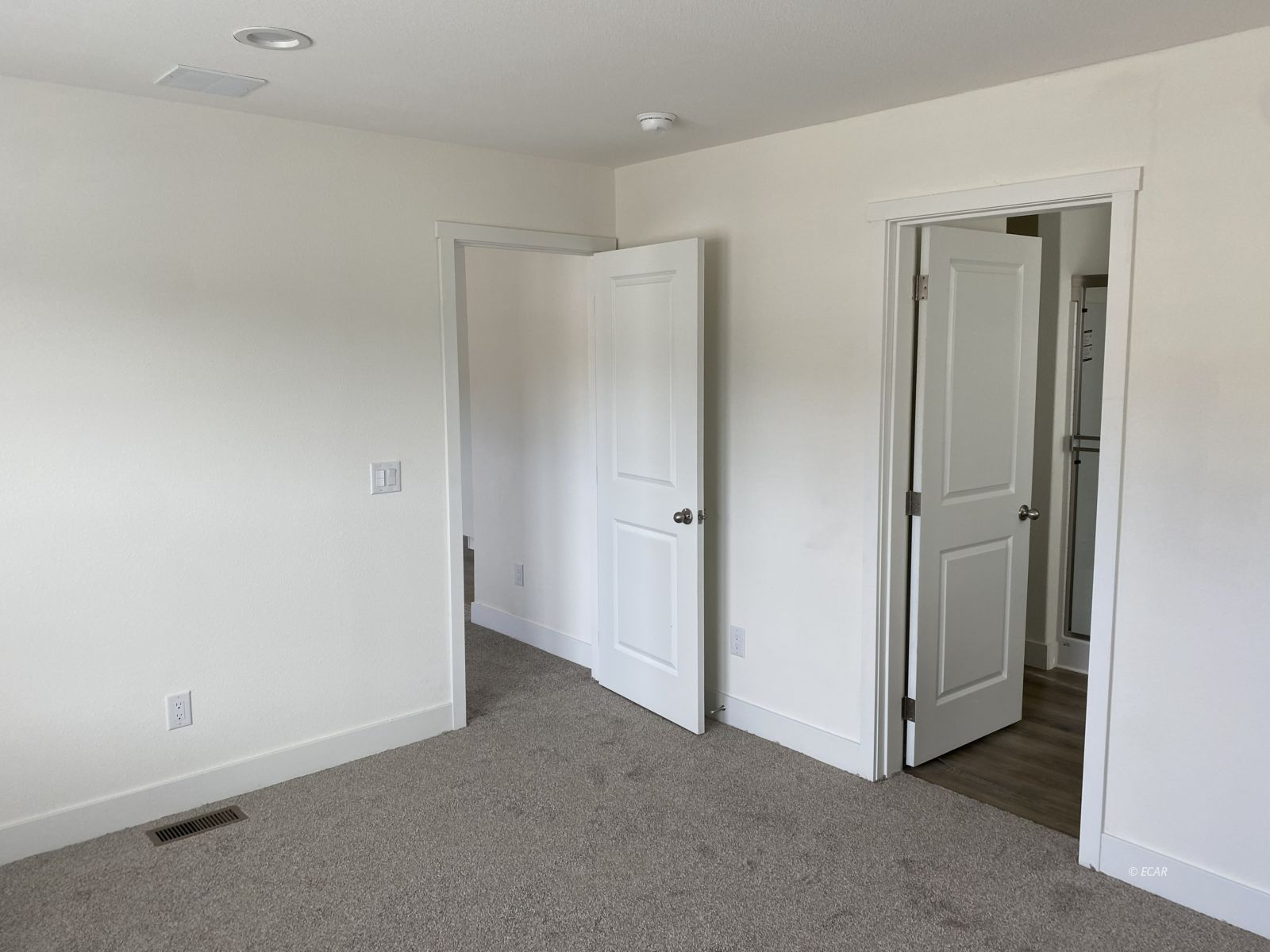 2155 Mcclellan Avenue Property Photo 8