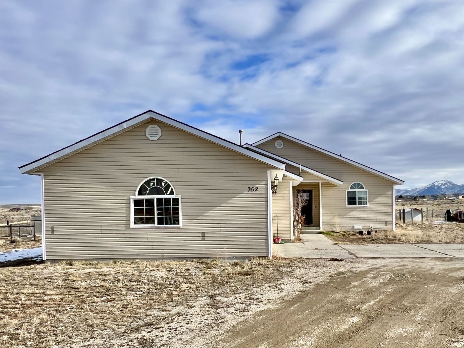 262 Glenvista Drive Property Photo 4