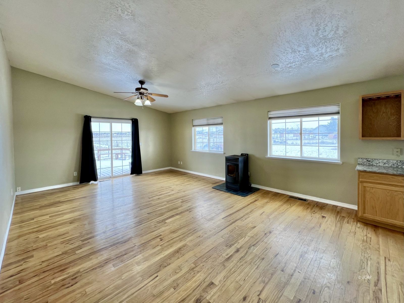 262 Glenvista Drive Property Photo 6