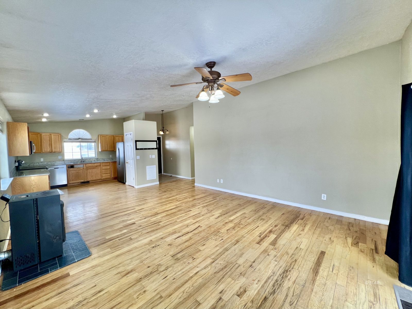 262 Glenvista Drive Property Photo 7