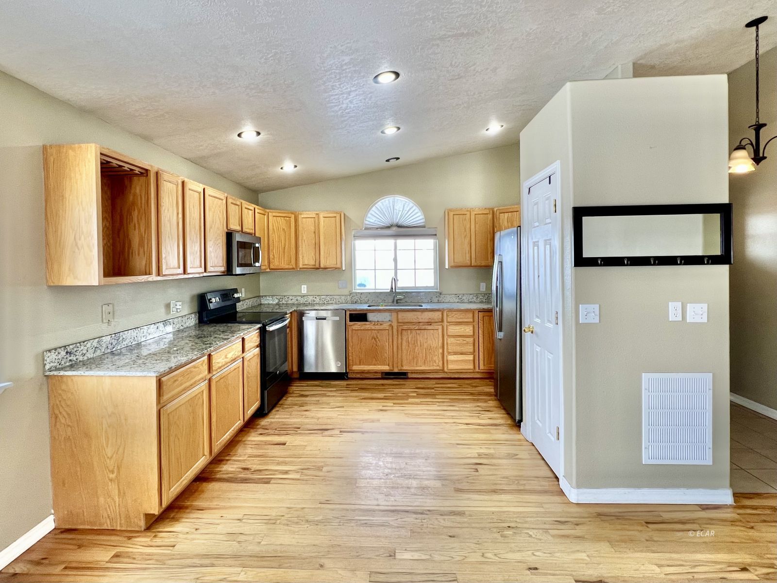 262 Glenvista Drive Property Photo 9