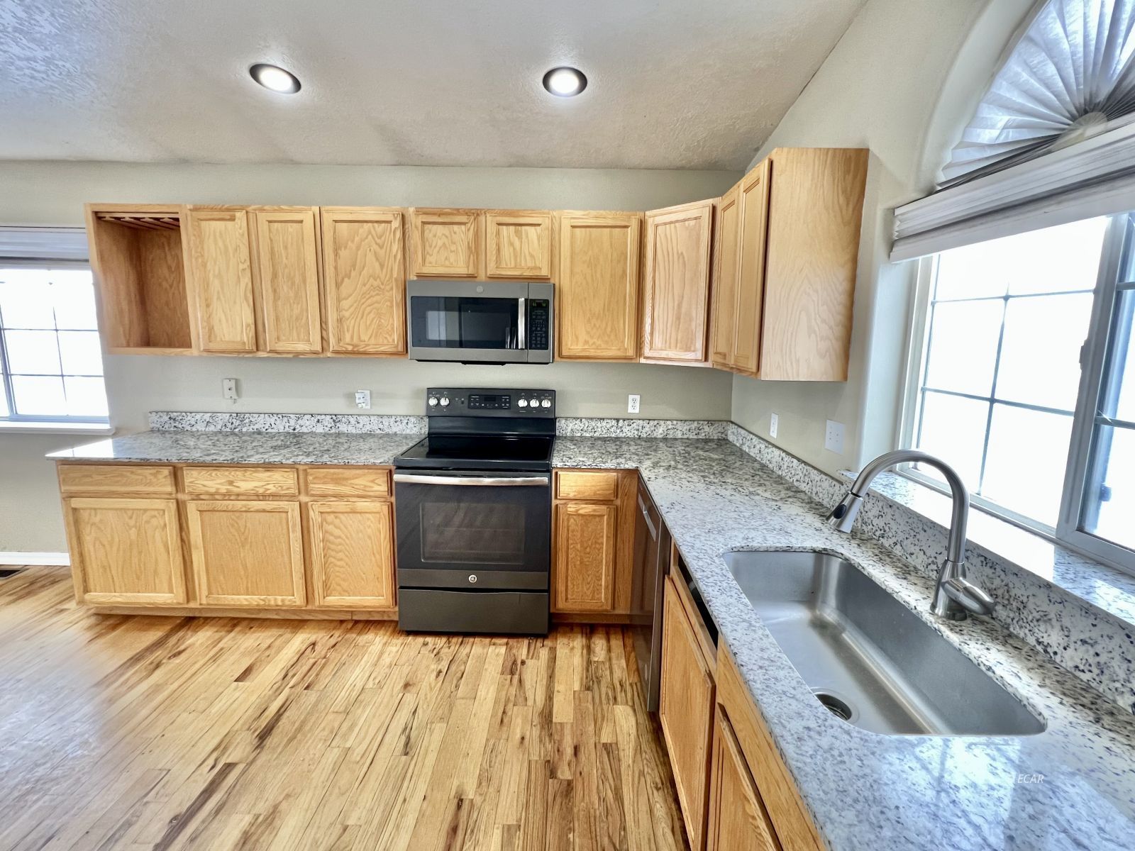 262 Glenvista Drive Property Photo 10