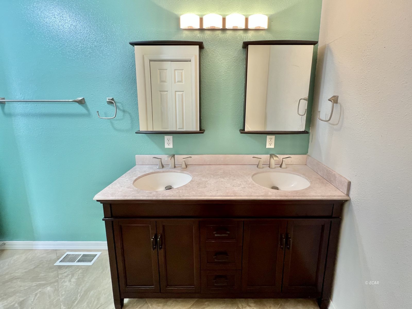 262 Glenvista Drive Property Photo 20